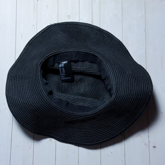 H&M Floppy Black Straw Hat Large Beach Vacation Summer Gothic Sun Hat - Picture 8 of 8